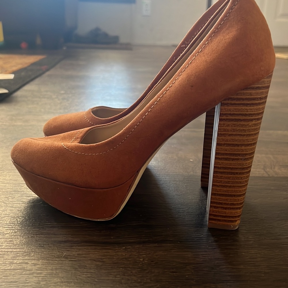 Cute Pumps - image 3